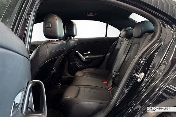 Mercedes-Benz A180 7 of 15