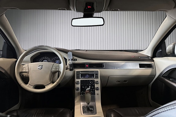 Volvo XC70 13 of 18