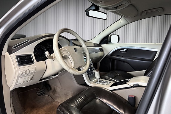 Volvo XC70 10 of 18