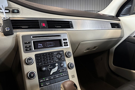 Volvo XC70 16 of 18