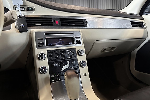 Volvo XC70 15 of 18