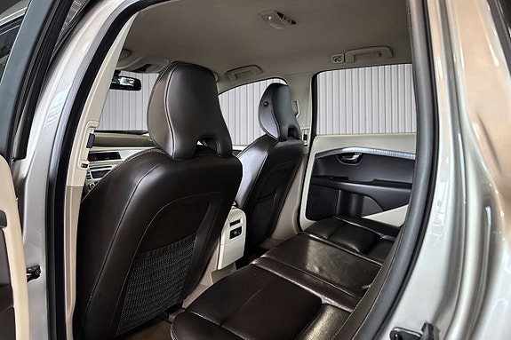 Volvo XC70 12 of 18