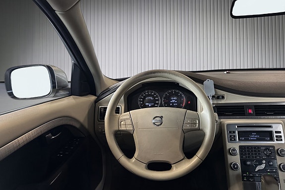 Volvo XC70 14 of 18