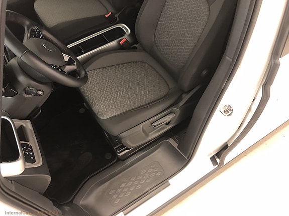 Volkswagen ID. Buzz 6 of 13