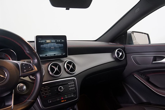Mercedes-Benz CLA250 12 of 20
