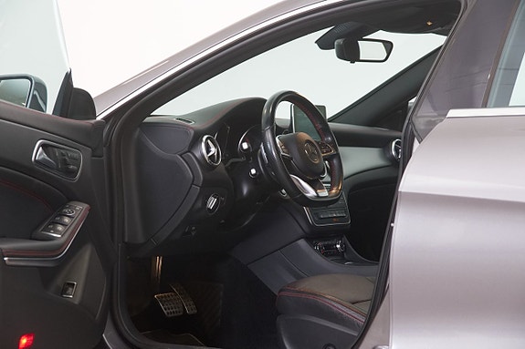 Mercedes-Benz CLA250 8 of 20