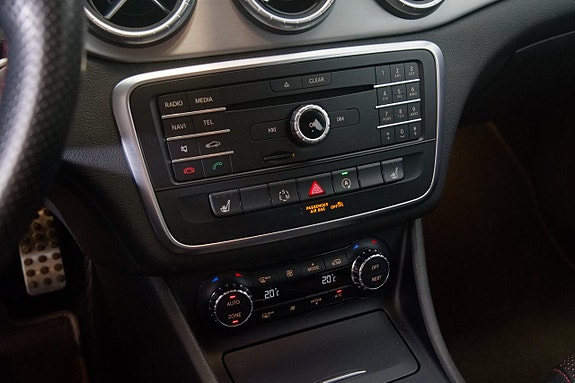 Mercedes-Benz CLA250 13 of 20