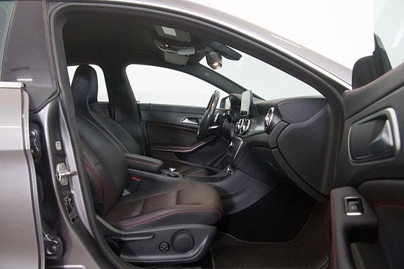 Mercedes-Benz CLA250 17 of 20