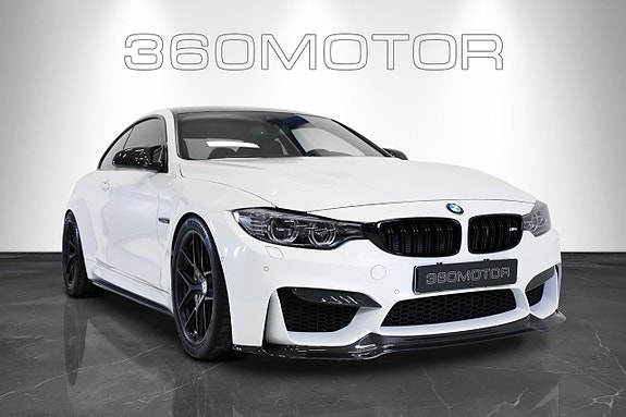 BMW M4 2 of 5
