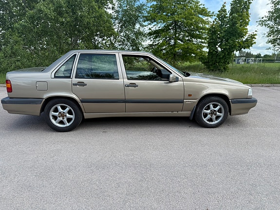 Volvo 850 2 of 5