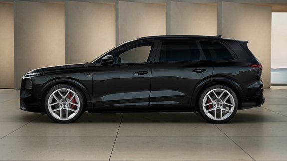 Audi Q7 2 of 5
