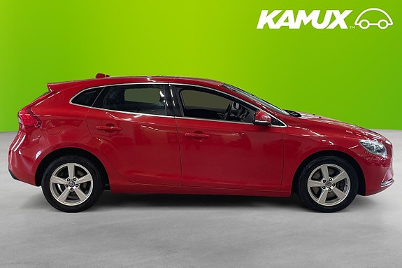Volvo V40 2 of 21
