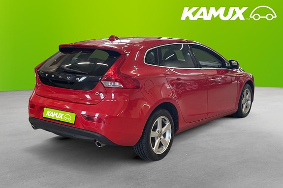 Volvo V40 4 of 21