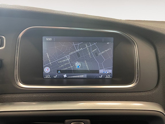 Volvo V40 17 of 21