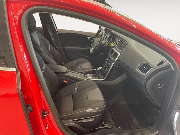 Volvo V40 15 of 21