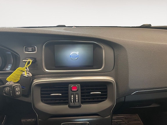 Volvo V40 11 of 21