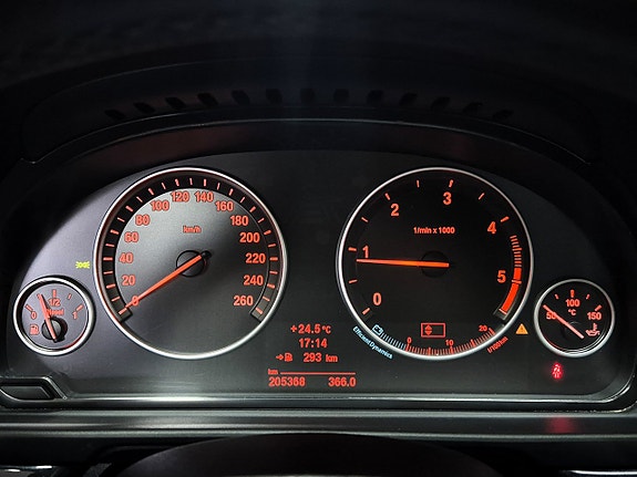 BMW 520d 14 of 26