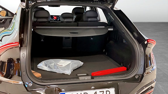 Kia EV6 12 of 16