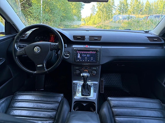 Volkswagen Passat 15 of 21