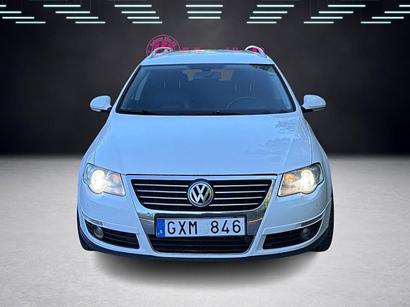 Volkswagen Passat 3 of 21