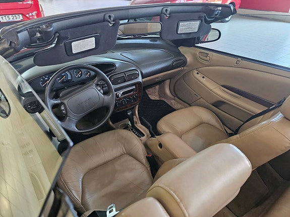 Chrysler Stratus 8 of 8