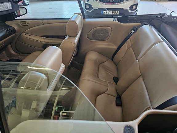 Chrysler Stratus 7 of 8