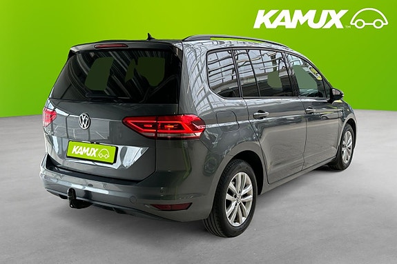 Volkswagen Touran 4 of 5