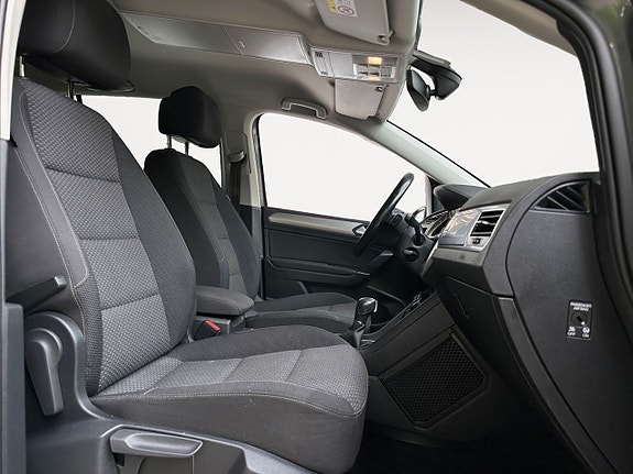Volkswagen Touran 16 of 26