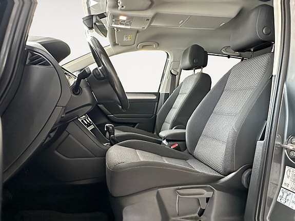 Volkswagen Touran 10 of 26