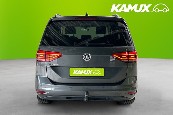 Volkswagen Touran 5 of 5