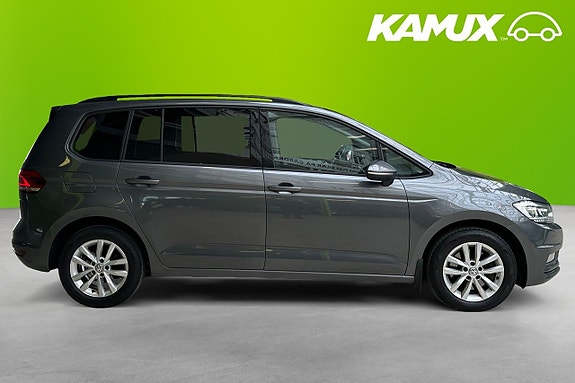 Volkswagen Touran 2 of 5
