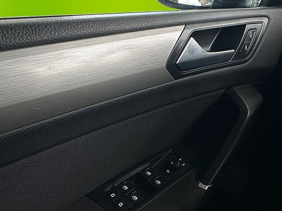 Volkswagen Touran 9 of 26