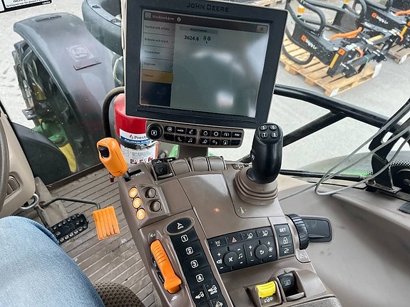 John Deere 6175 R 8 of 9