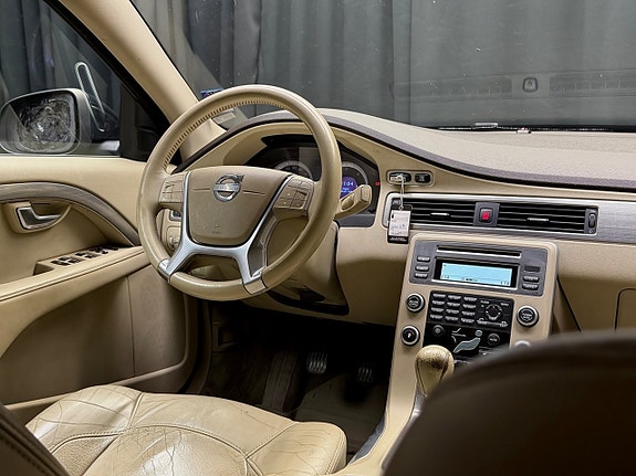 Volvo V70 18 of 22