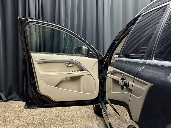 Volvo V70 12 of 22