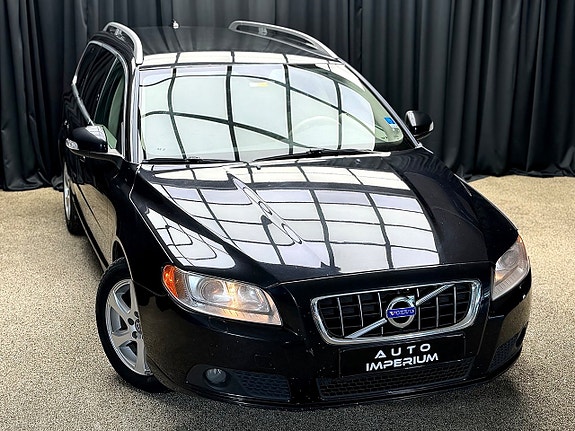 Volvo V70 2 of 22