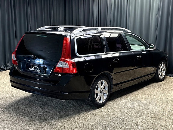 Volvo V70 9 of 22