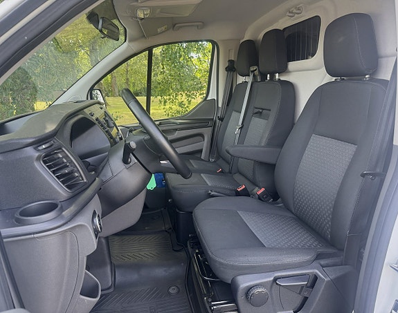 Ford Transit Custom 12 of 20