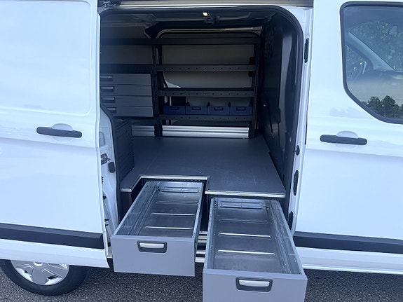 Ford Transit Custom 10 of 20