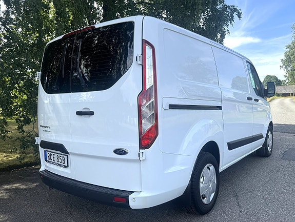 Ford Transit Custom 3 of 5