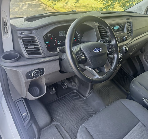 Ford Transit Custom 13 of 20