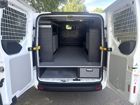 Ford Transit Custom 11 of 20