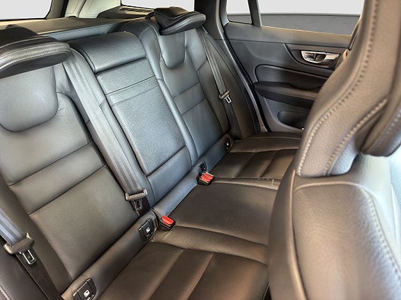 Volvo V60 17 of 22