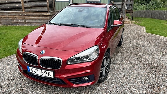 BMW 225i 3 of 11