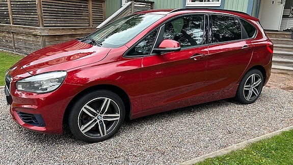 BMW 225i 2 of 11