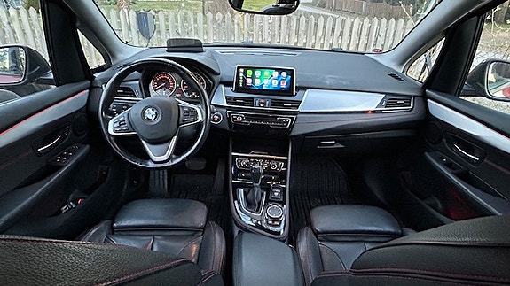 BMW 225i 6 of 11