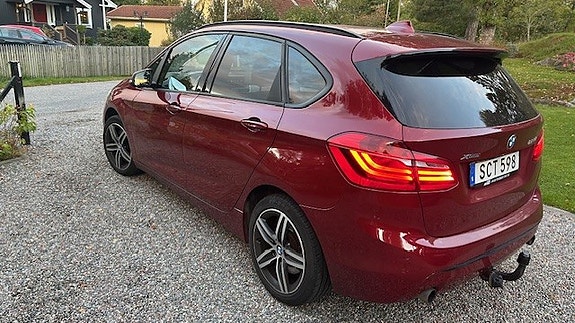 BMW 225i 4 of 11