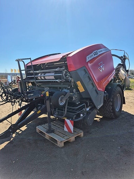 Massey Ferguson RB 3130 F PROTEC 2 of 3