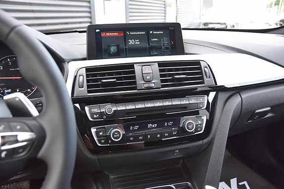 BMW 430i 16 of 17