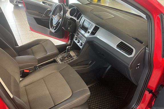 Volkswagen Golf Sportsvan 5 of 5